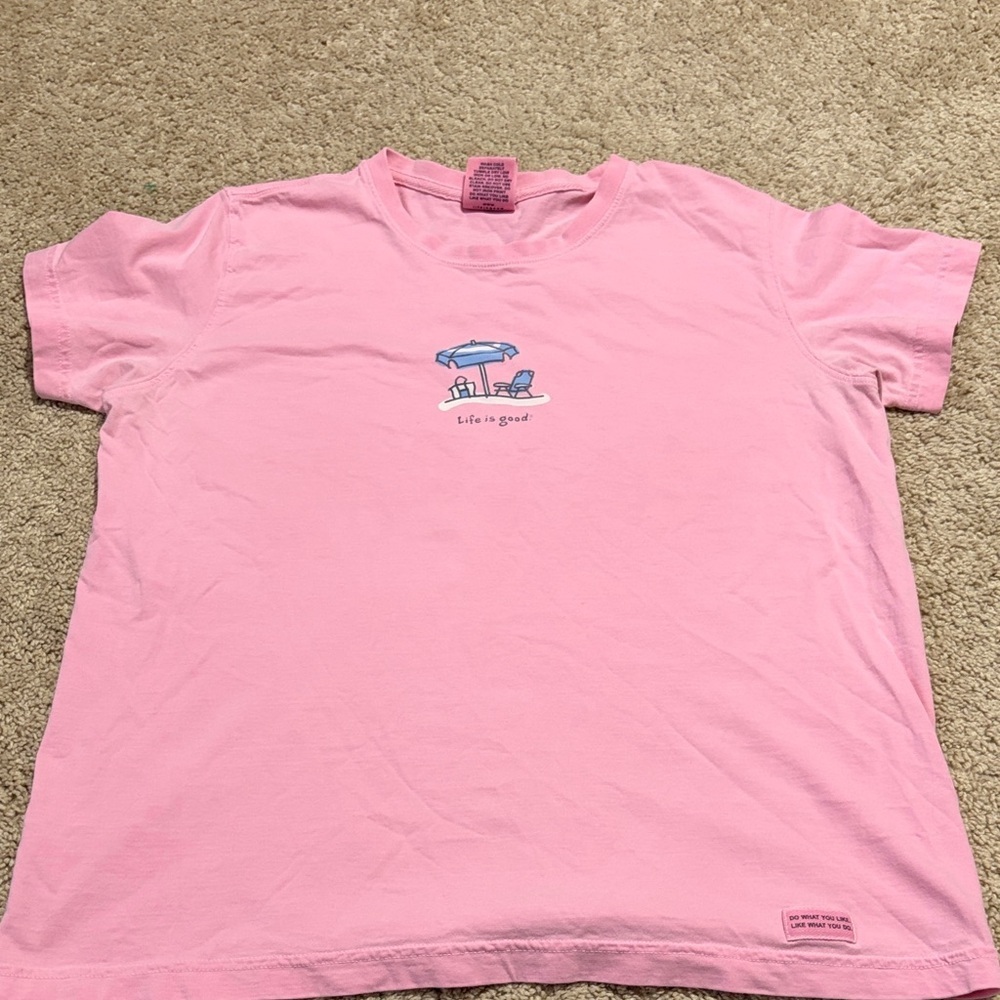 Life is Good Pink Beach Chair Shirt Medium Graphic
